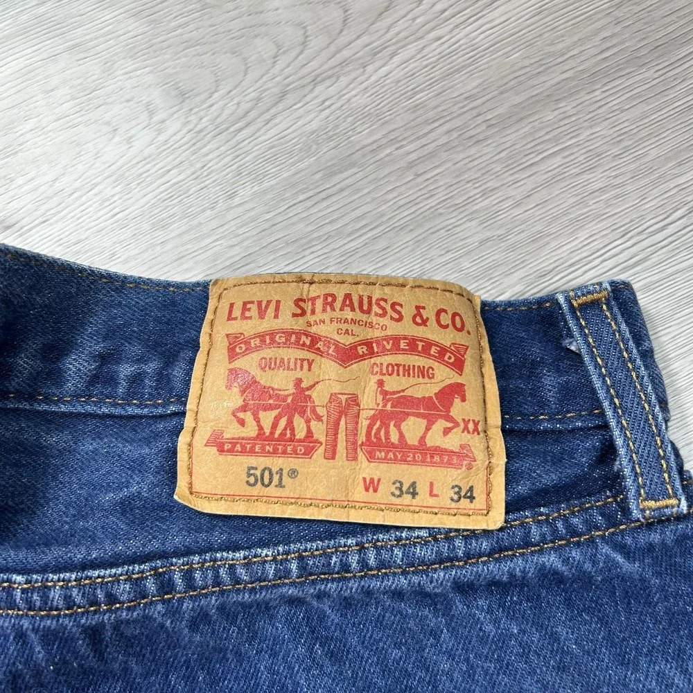 Levis 501 Jeans Mens 34x31 (32x31) Blue Medium Wash‎ Button Fly Straight Denim